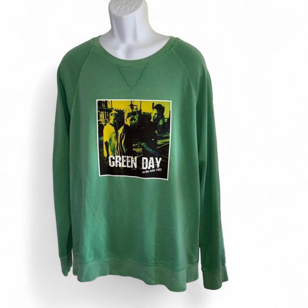 UPCYCLED GREENDAY BAND OLD‎ NAVY SWEATSHIRT MENS LARGE UNISEX
